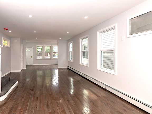 2nd image of 11446 133rd St