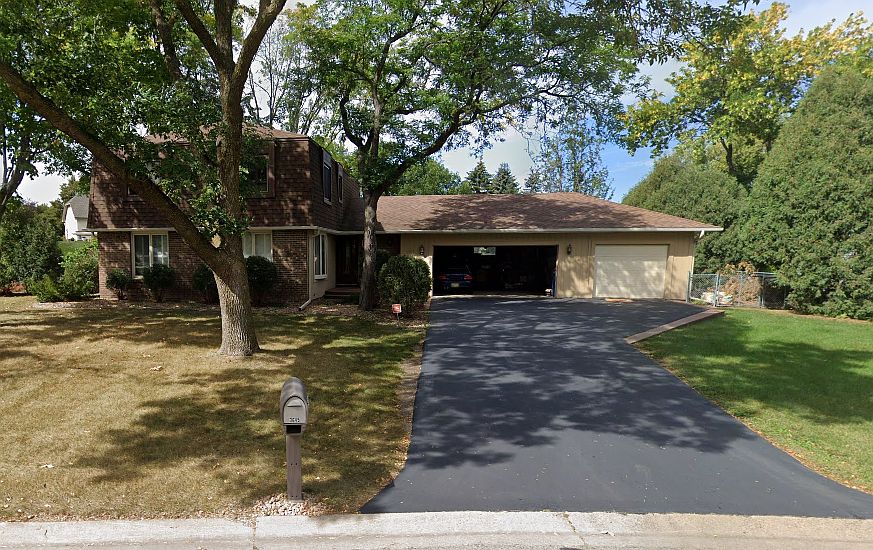 1st image of 3645 Wellington Ln N