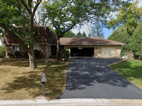 3645 Wellington Ln N, Plymouth, MN 55441