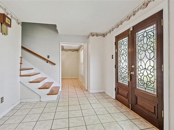 3rd image of 2940 Falmouth Dr