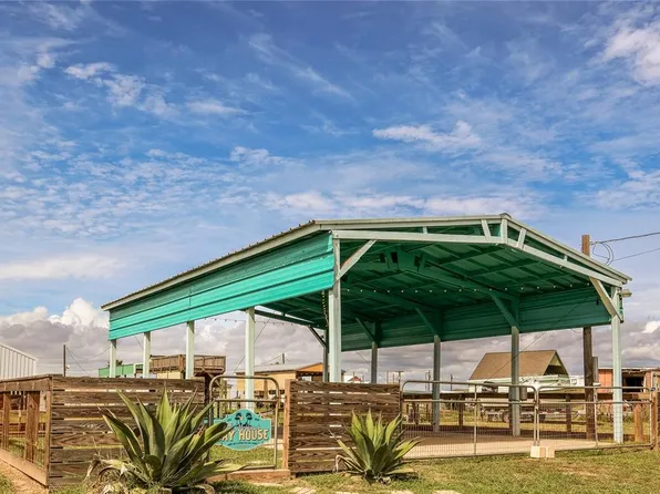 228 County Road 202 Gulfview, Sargent, TX 77414