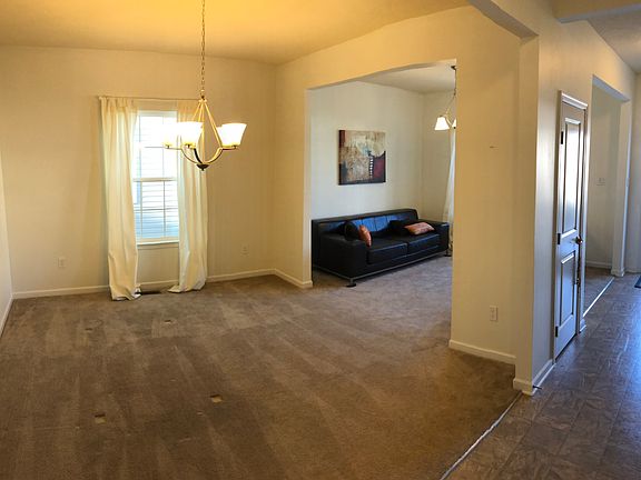 4th image of 213 Heritage Dr