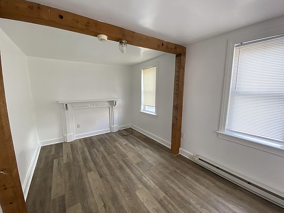 2nd image of 819 Manor St