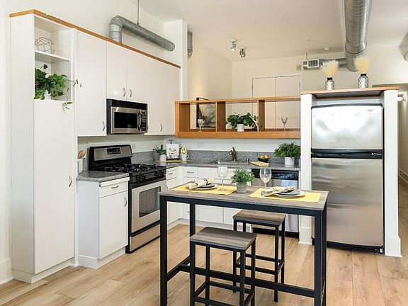 4th image of 334 Santana Row APT 210