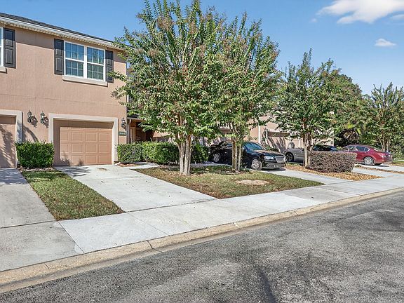 2nd image of 3910 Buckthorne Dr #E