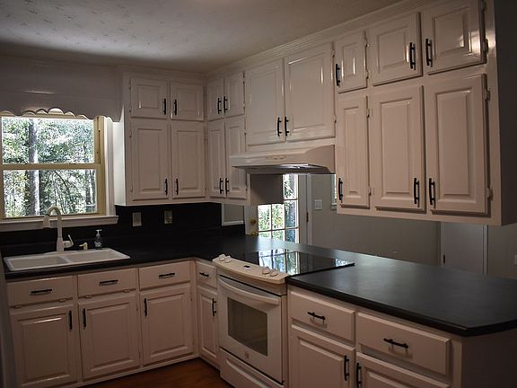 Spacious kitchen