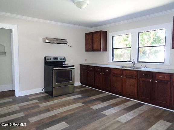 3rd image of 705 Maumus St