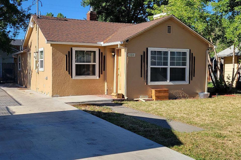 1st image of 584 SE 4th St