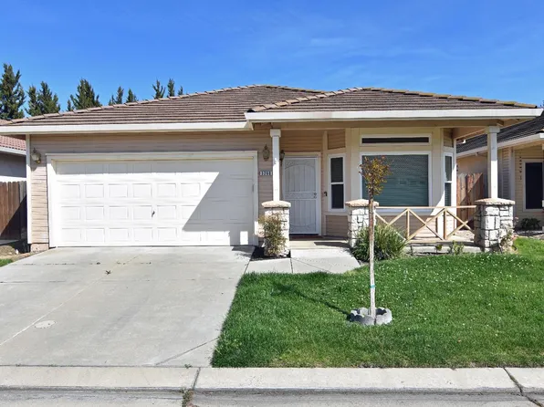 3260 Spring Garden Dr, Turlock, CA 95382