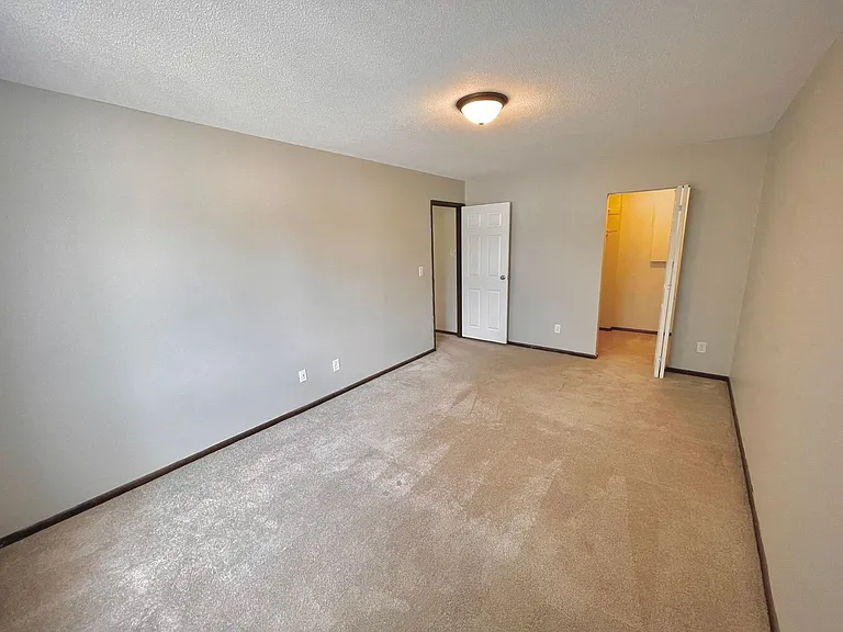 Woodbridge Terrace Apartments — Photo 28