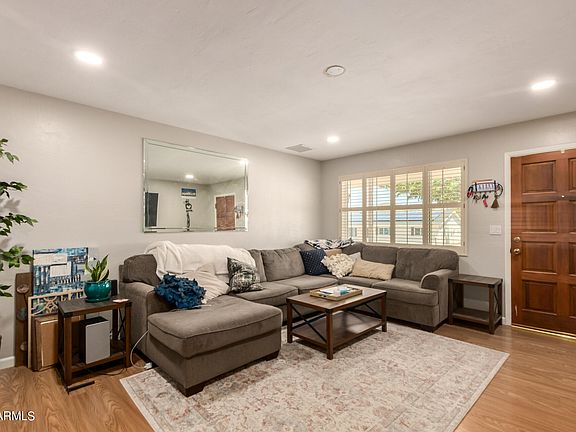 5th image of 1227 E Las Palmaritas Dr