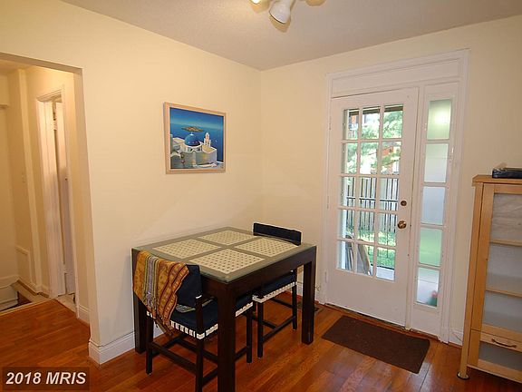 3rd image of 3047 S Buchanan St APT A1