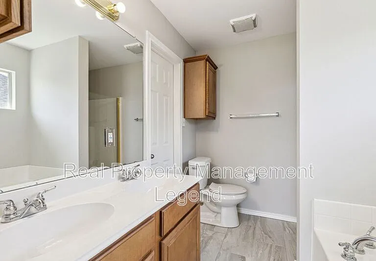 110 Magnolia St — Photo 16