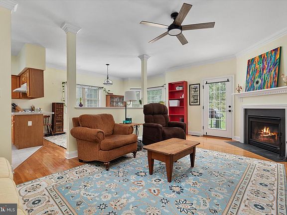 4th image of 140 Donna Dr