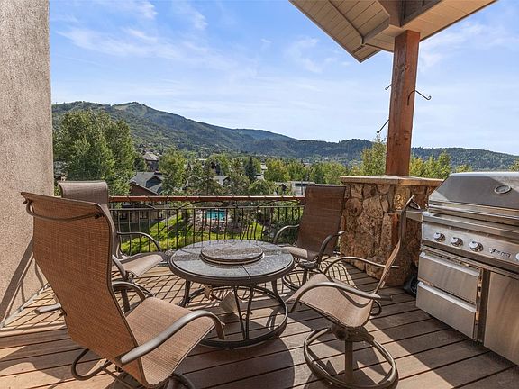 5th image of 1555 Eagle Glen Drive