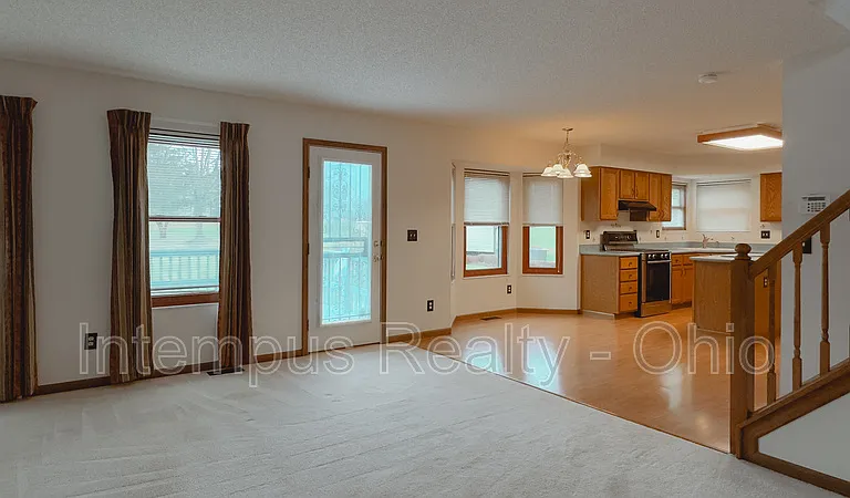 370 Glenside Ln — Photo 12