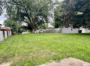 304 S Meadowview Ln, Washington, IL 61571