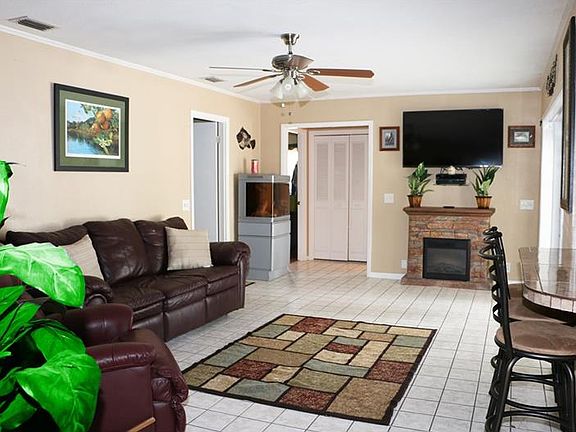 2nd image of 1020 Mockingbird Cir
