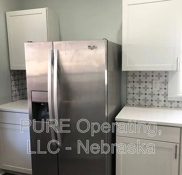 5012 Burt St — Photo 3