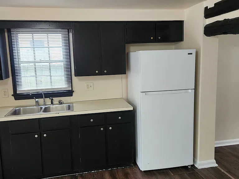 143 Howard Ave — Photo 11