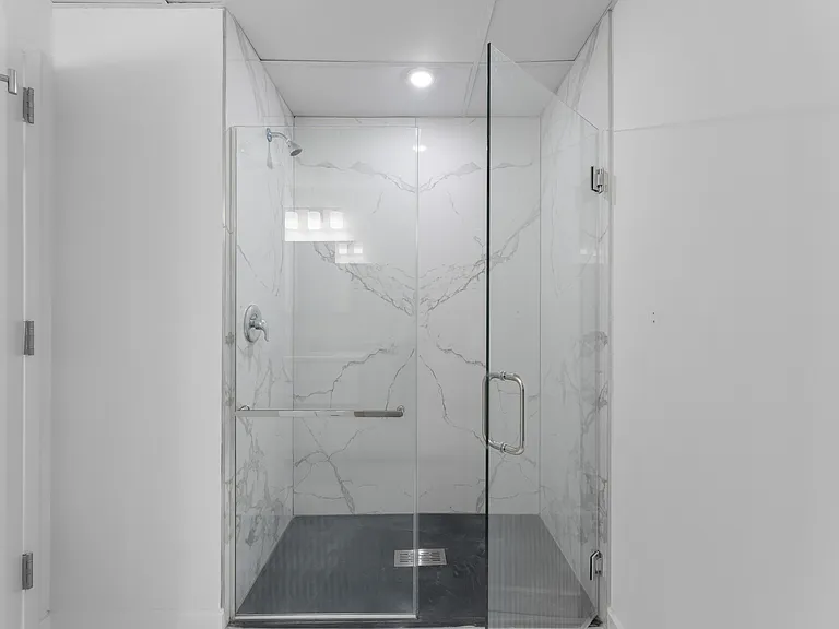 30 Vroom St — Photo 10
