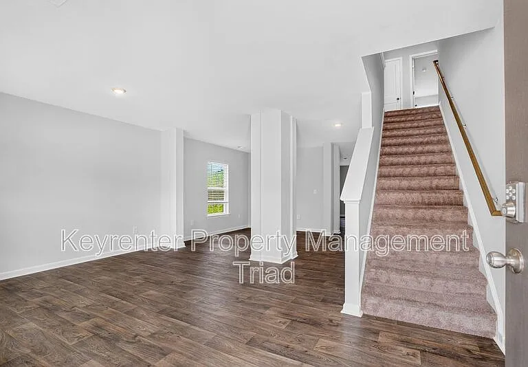 5109 Black Forest Dr — Photo 2