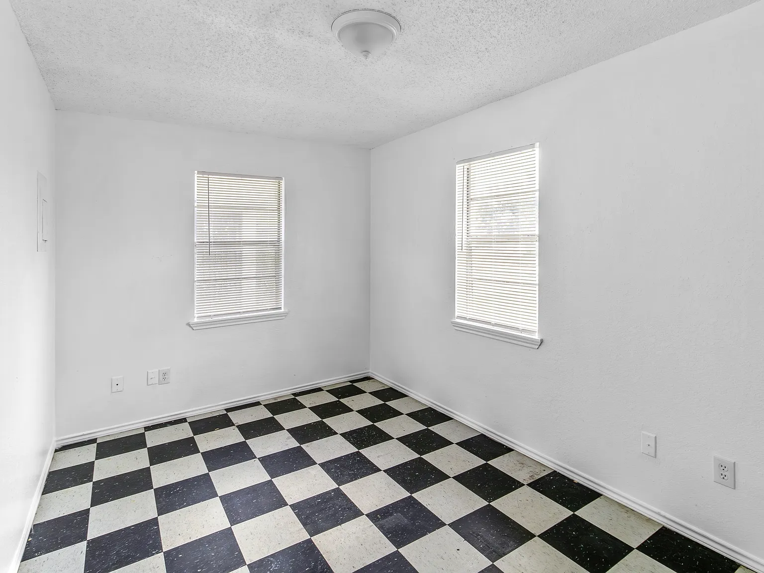 601 North Saint Marie Street - 1 — Photo 3