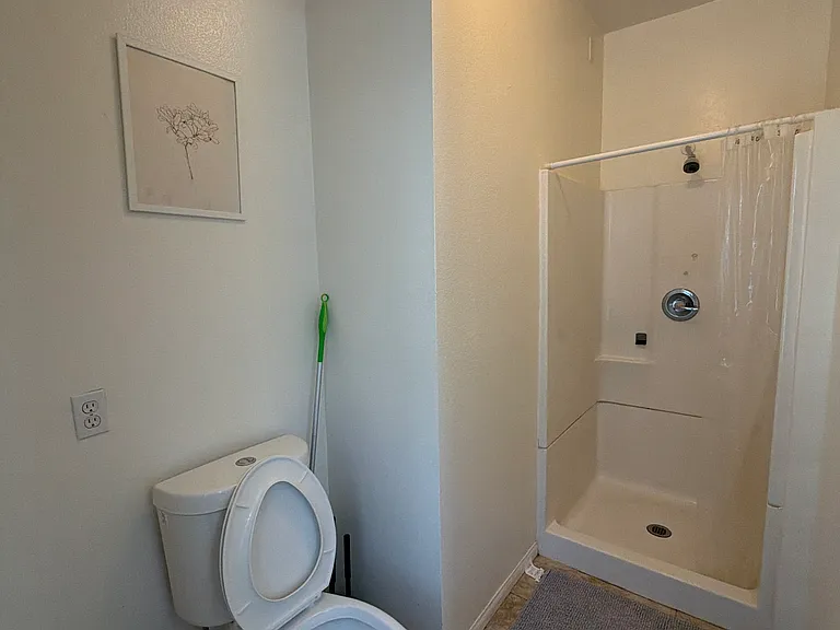 2708 Raymond Ave — Photo 9