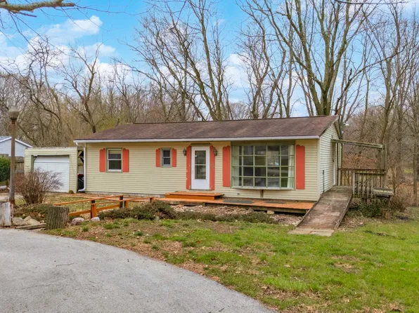 503 E Vorey St, Heyworth, IL 61745