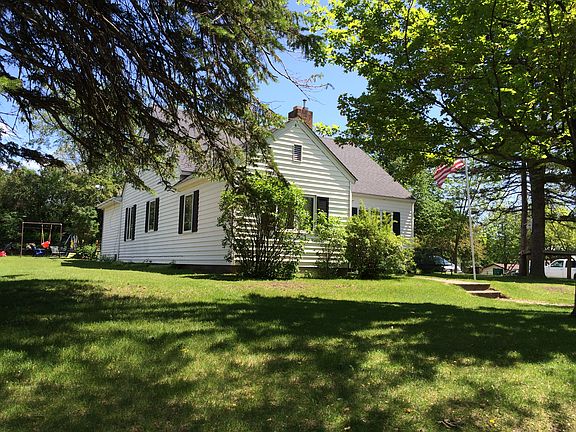 2nd image of 1215 Lincoln Ave