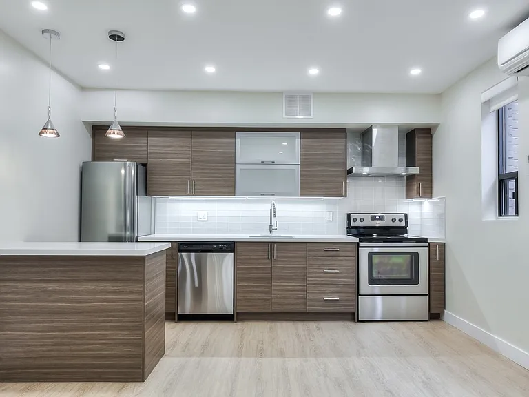 240 Durie St #305 — Photo 7