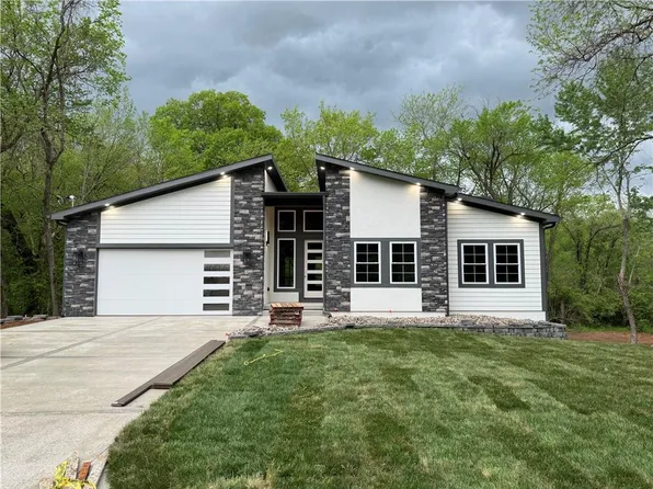 8827 Cleveland Ave, Kansas City, KS 66109