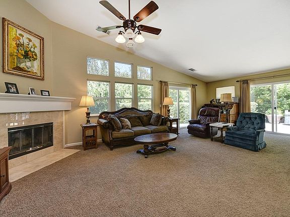 3rd image of 3761 Waldwick Cir