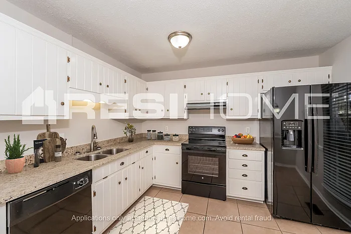 6870 Ridgewood Dr — Photo 3