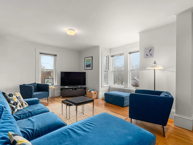 11 S Kilby St — Photo 3