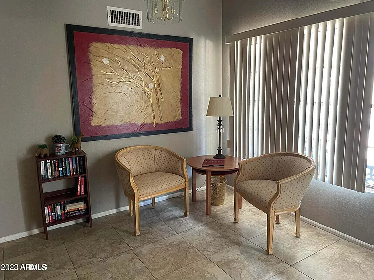 802 W Plata Ave — Photo 3