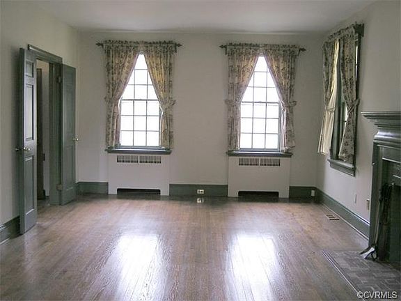 2nd image of 2027 Westover Hills Blvd