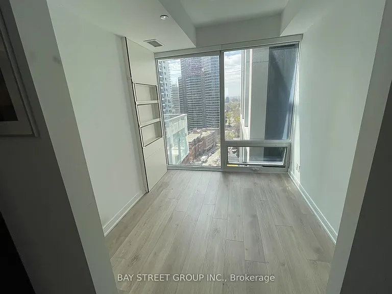 3 Gloucester St #1713 — Photo 1