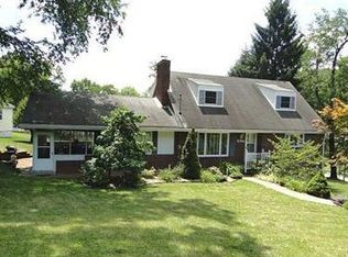 2627 Phillip Dr, Pittsburgh, PA 15241