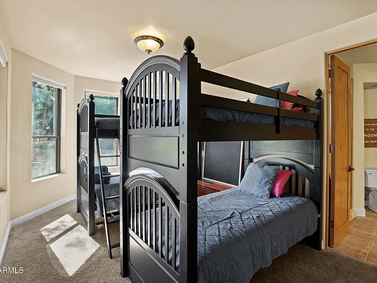 2609 E Pine Island Ln — Photo 34