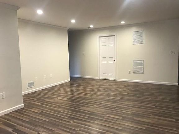 4th image of 309 Wycoff Way W #309