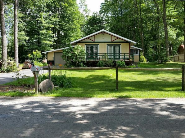 27 Lairds Ct