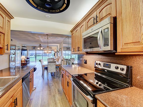 2nd image of 921 Spanish Cir APT 138