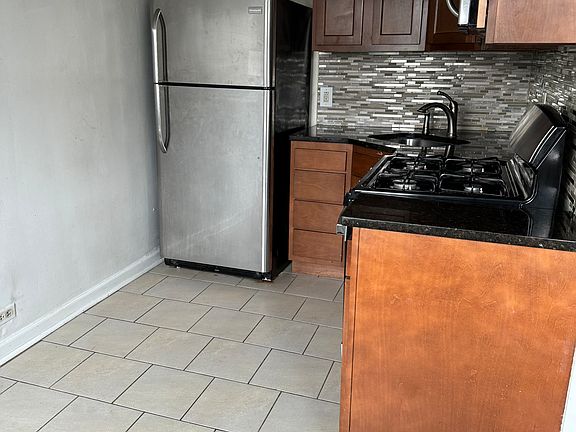 2nd image of 3017 Tyson Ave Floor 1