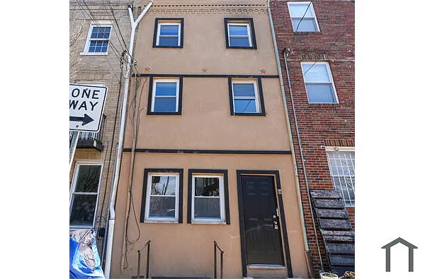 Building Photo - 1335 S 8th St #1
