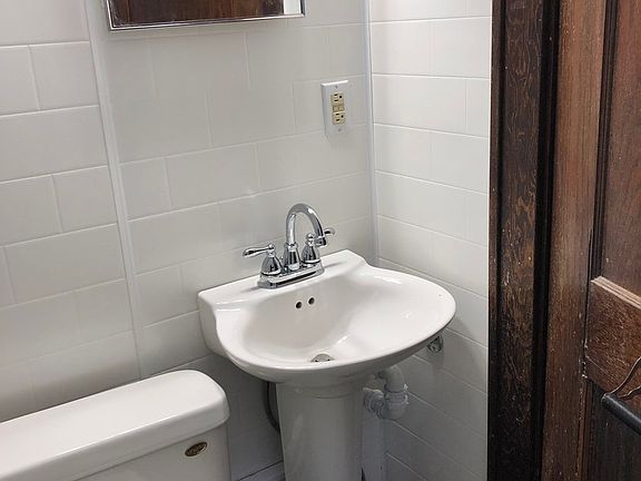 2nd image of 918 S 1st Ave #The