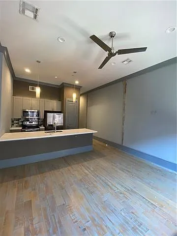1 bed, 1.0 bath, 795 sqft, $1,800 — Photo 2