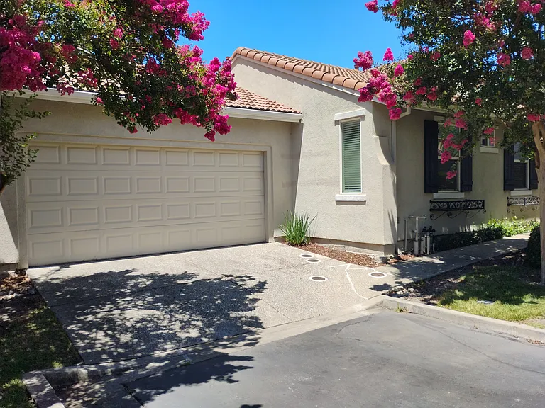 601 Natalino Cir — Photo 2