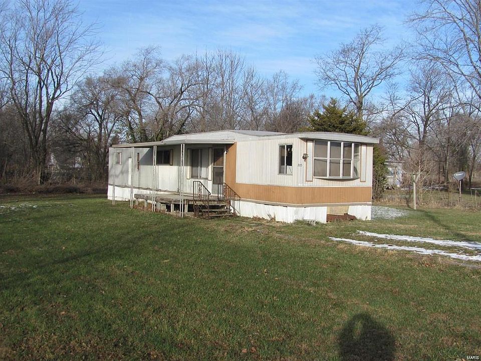 1st image of 205 Schowengerdt St