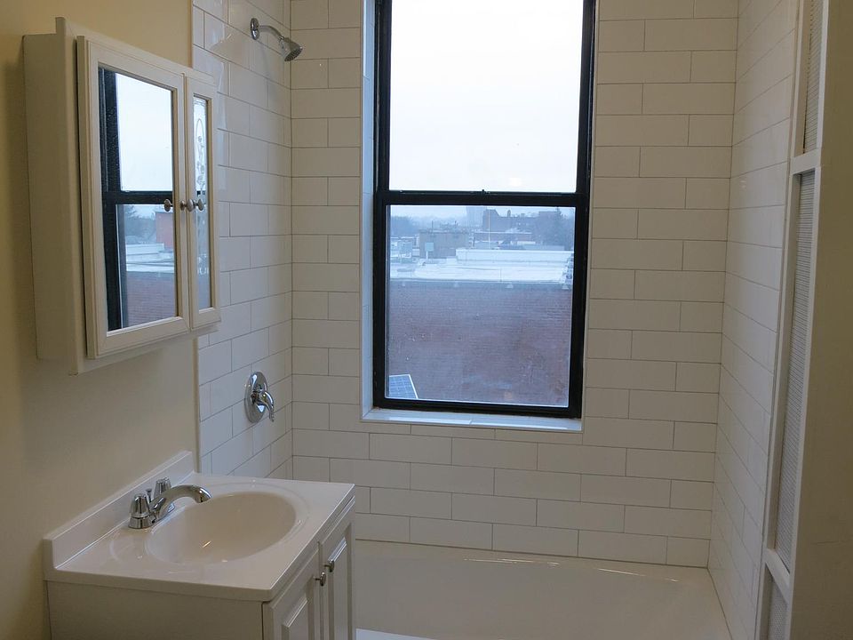 2nd image of 435 72nd St APT D3